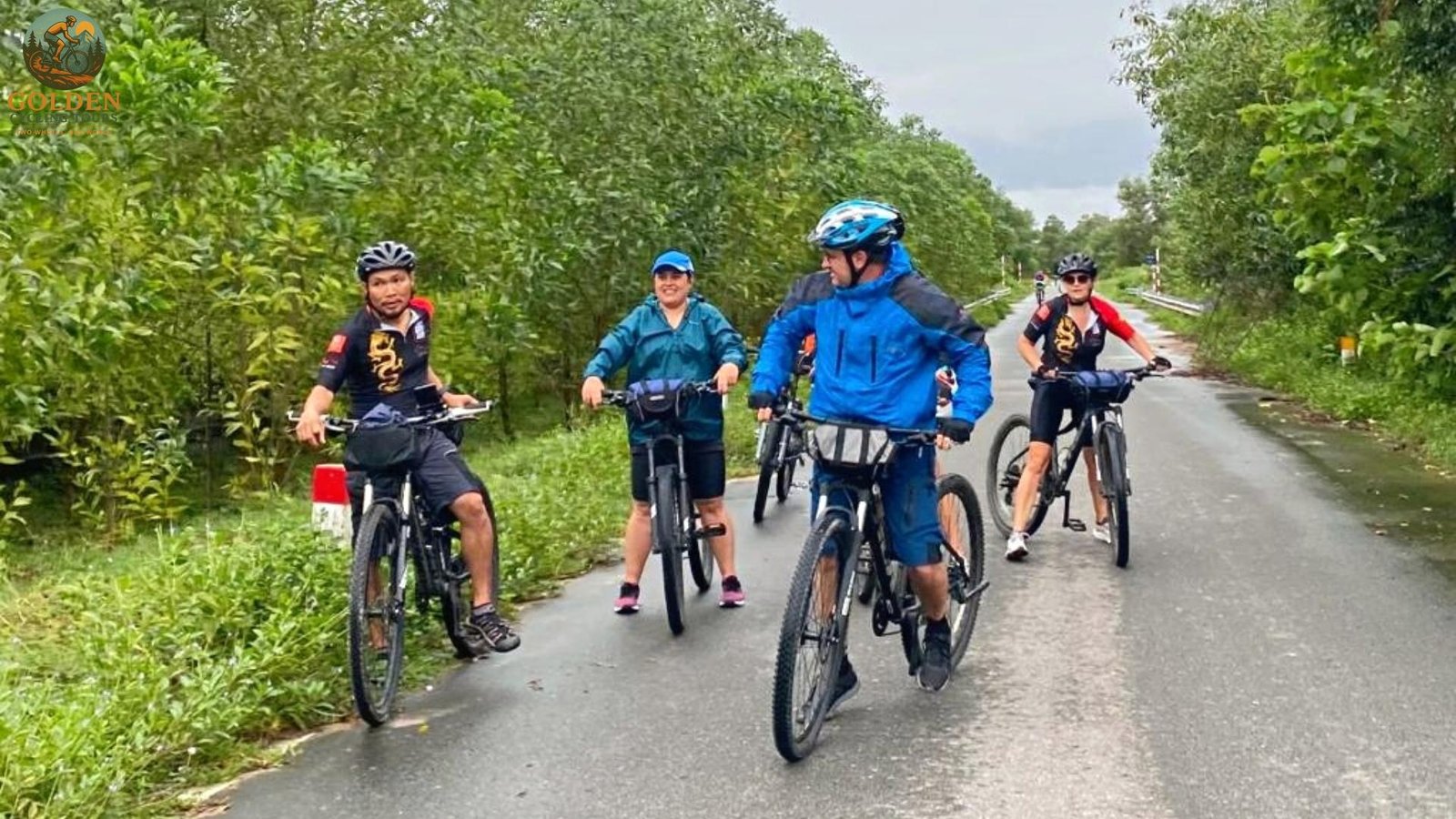 3-Day Da Nang Cycling Tour: Hoi An, My Son & Son Tra Peninsula